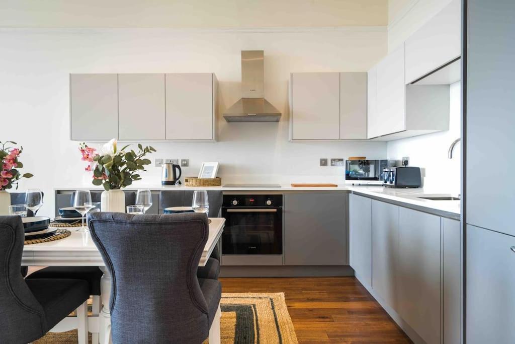 Beautiful Beach Side Apartment トーキー エクステリア 写真