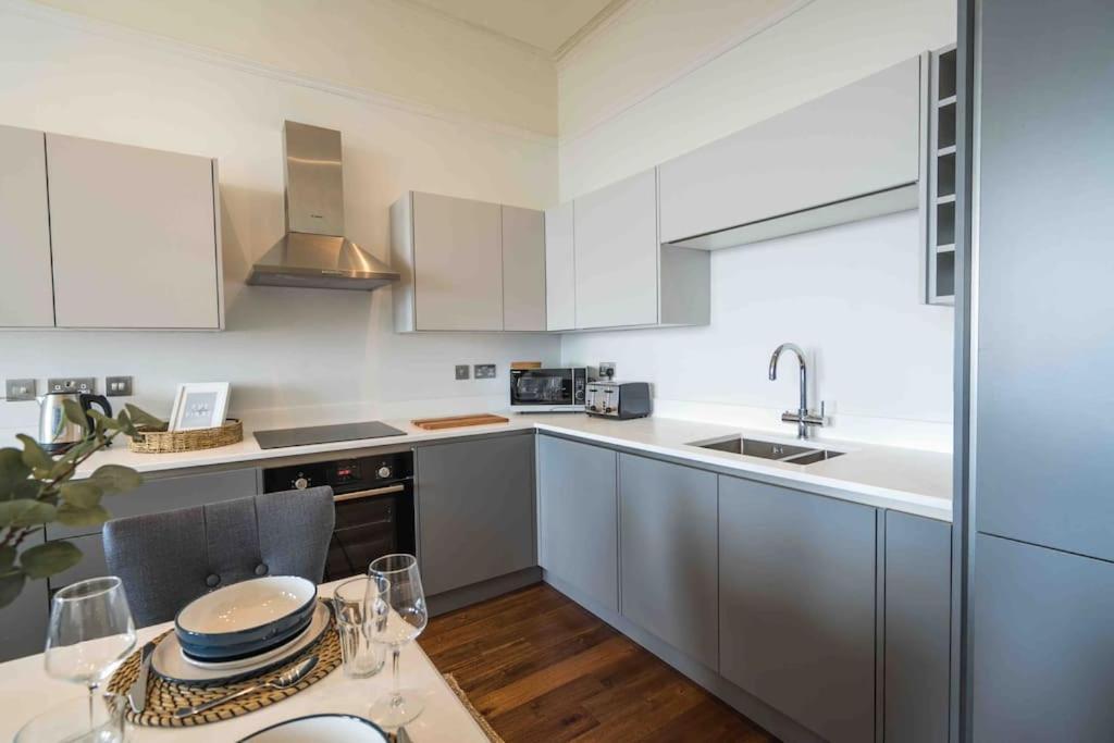 Beautiful Beach Side Apartment トーキー エクステリア 写真
